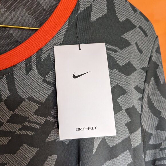 NIKE dry fit work out runners t-shirt - Picture 4 of 4